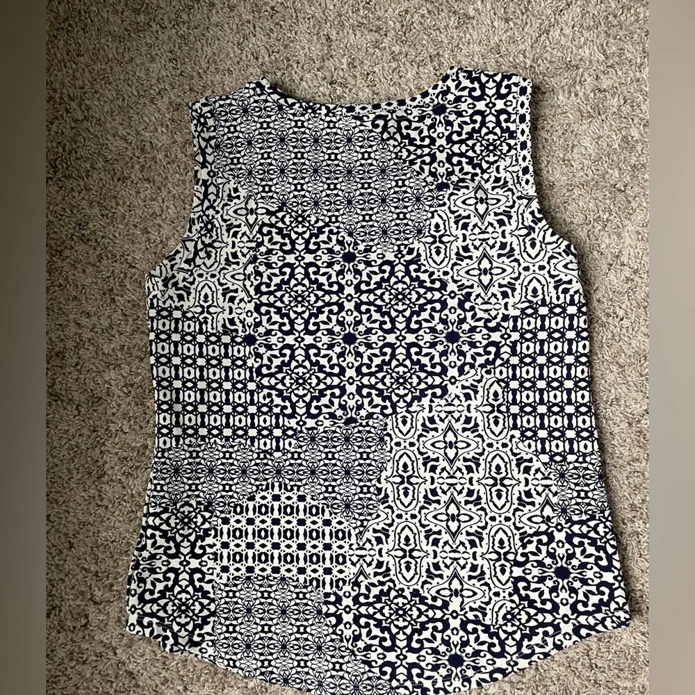 Croft & Barrow Sleeveless Blue and White Work Top - Size S - 95% Polyester - Picture 3 of 5